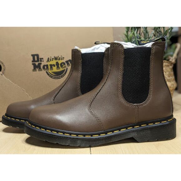 Dr. Martens 2976 Dark Khaki Yellow Stitch Artimus Leather Chelsea Boots UK8 NIB - Picture 1 of 14